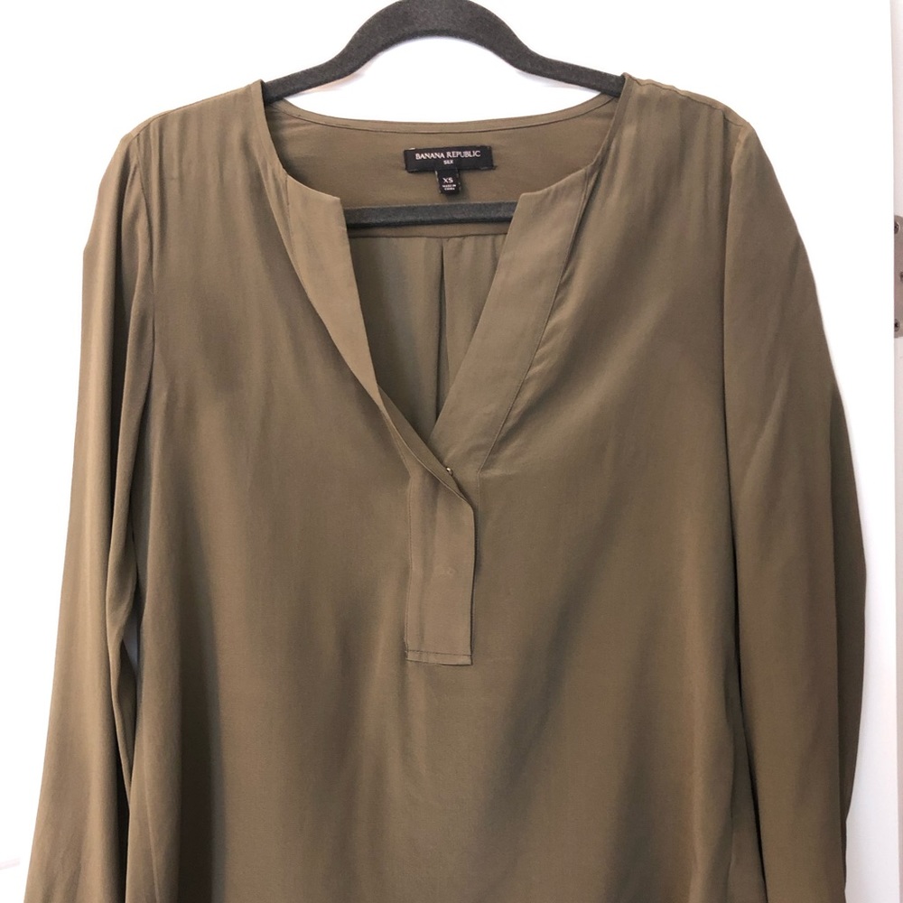 Olive Banana Republic Silk Top XS